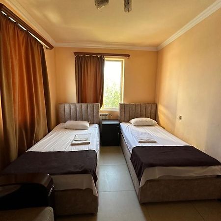 Rp Hotel- Hostel Ереван Екстериор снимка