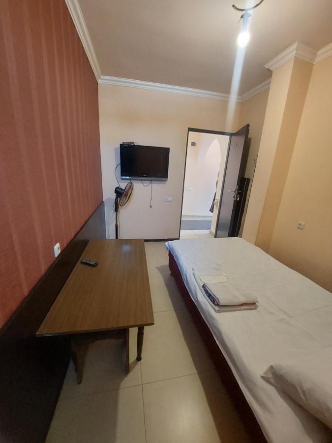 Rp Hotel- Hostel Ереван Екстериор снимка