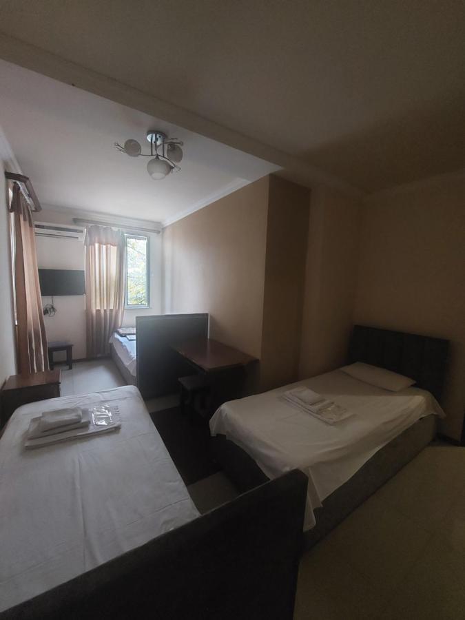 Rp Hotel- Hostel Ереван Екстериор снимка