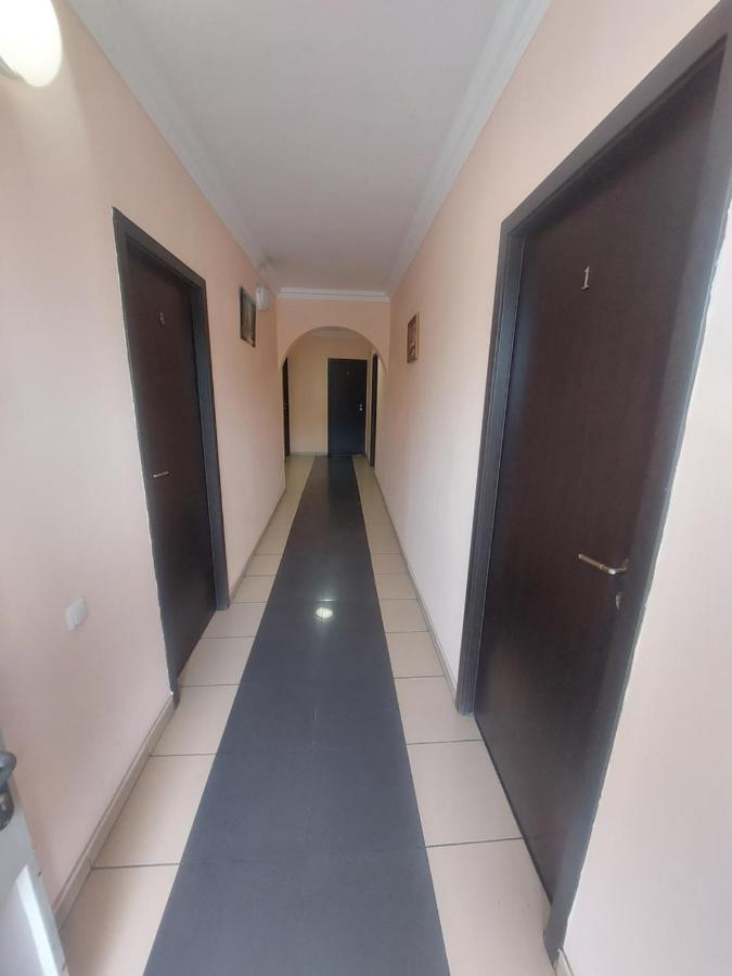 Rp Hotel- Hostel Ереван Екстериор снимка
