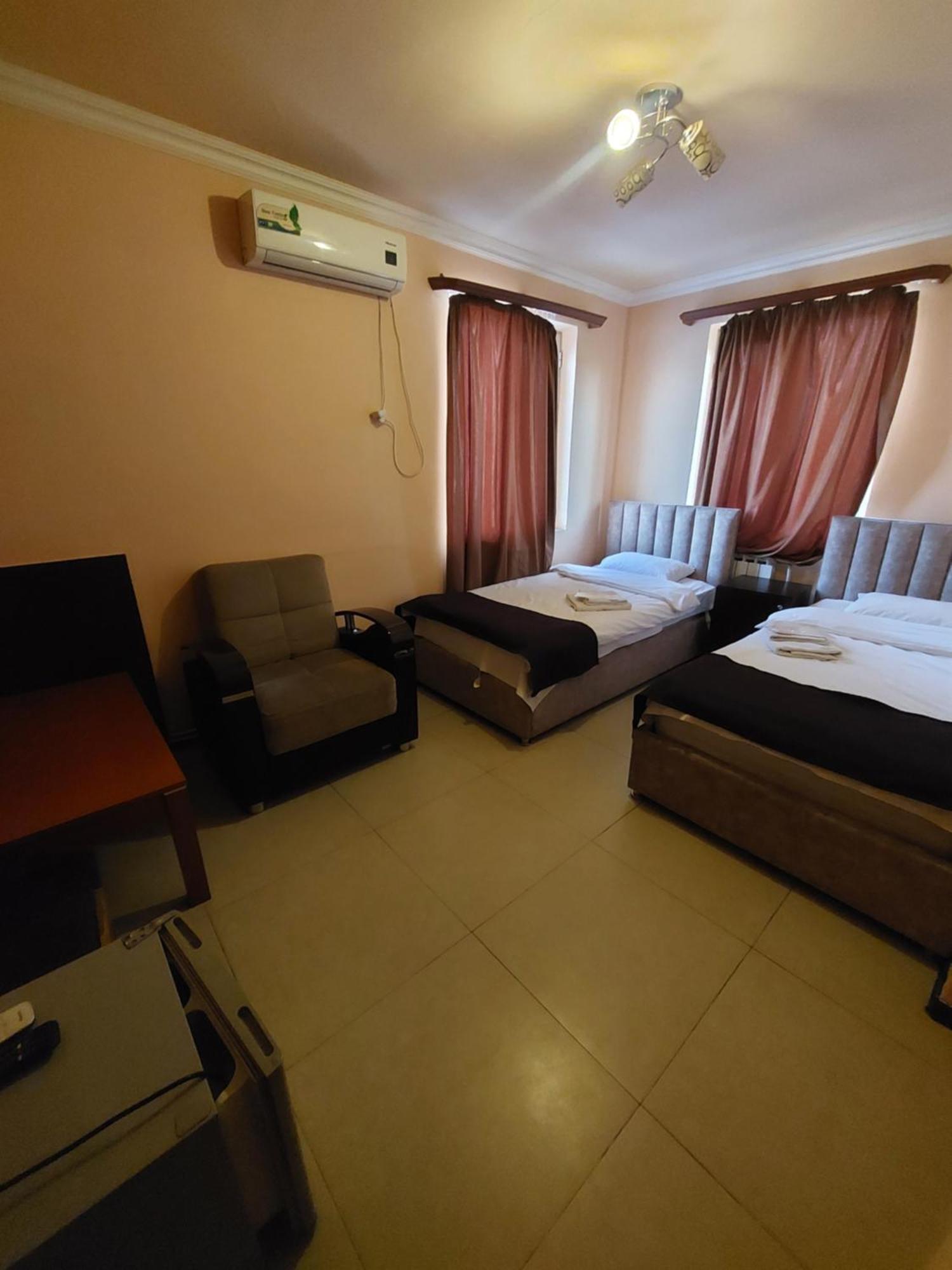 Rp Hotel- Hostel Ереван Екстериор снимка