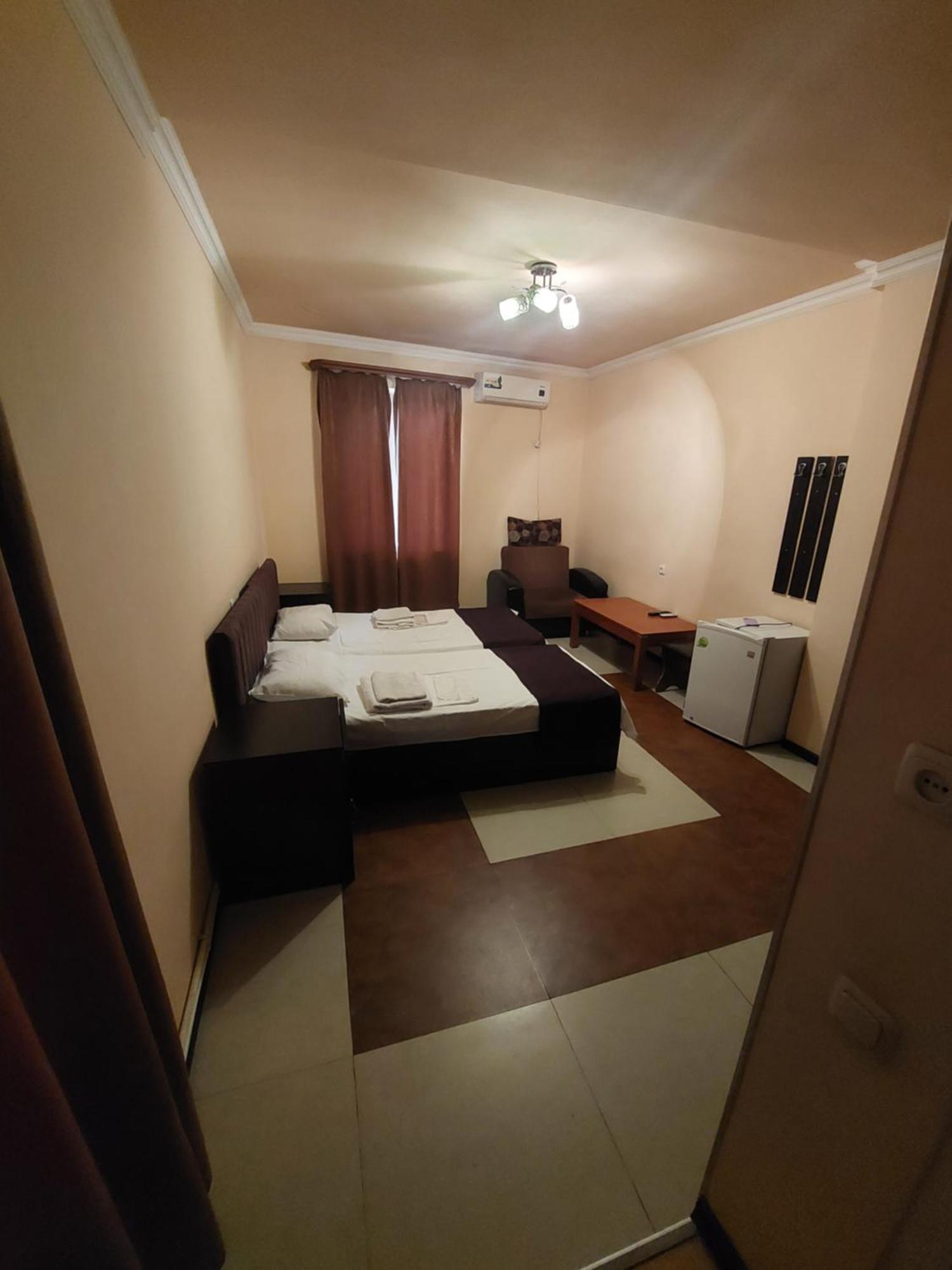 Rp Hotel- Hostel Ереван Екстериор снимка